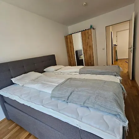 Stylish In + 1 Parking Spot * إنسبروك