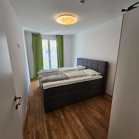 Stylish In + 1 Parking Spot * إنسبروك