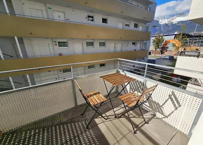 Stylish In + 1 Parking Spot Апартаменти *