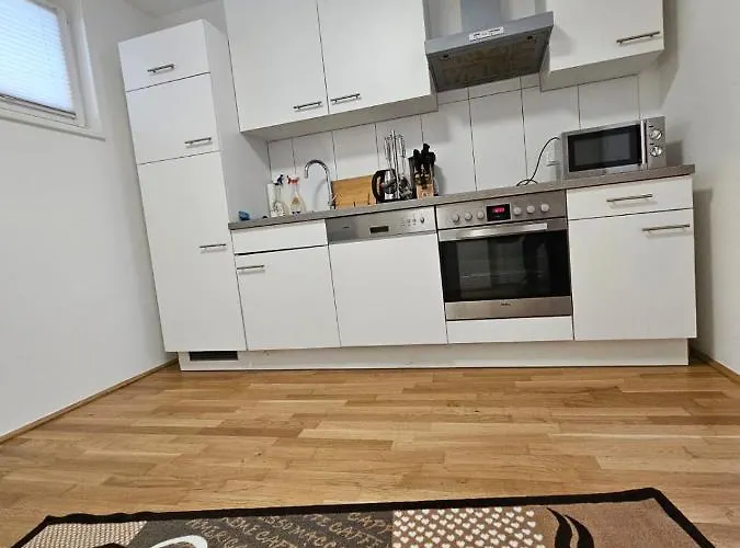 Stylish In + 1 Parking Spot Apartment