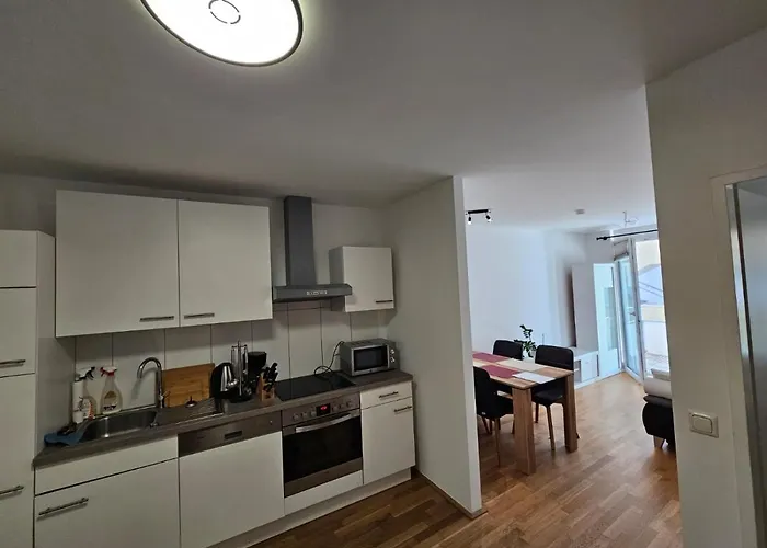 Apartment Stylish In + 1 Parking Spot Innsbruck