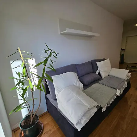 Stylish In + 1 Parking Spot *