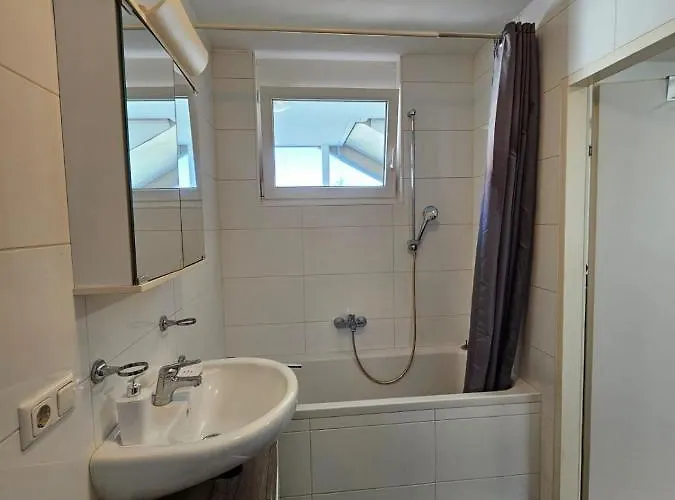 Stylish In + 1 Parking Spot Appartement Innsbruck